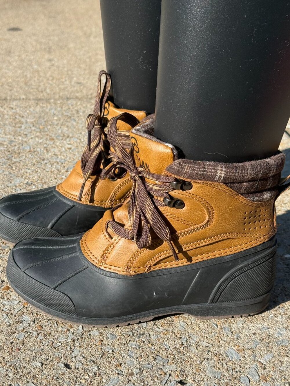 Magellan Outdoors Boys 2D Duck Boots Brown Waterproof Gorpcore Cabin Core 4101